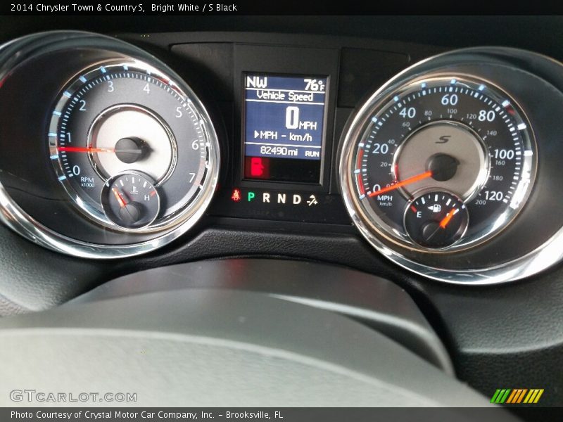 Bright White / S Black 2014 Chrysler Town & Country S