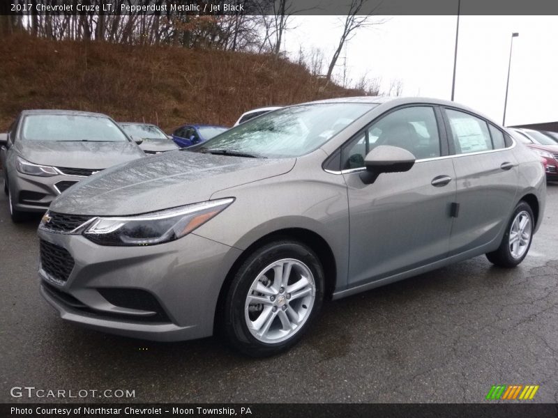 Pepperdust Metallic / Jet Black 2017 Chevrolet Cruze LT