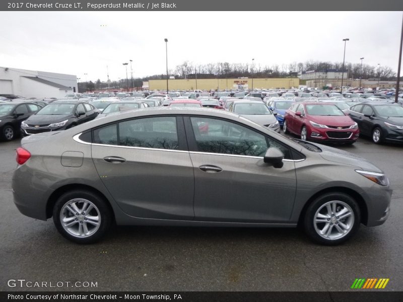 Pepperdust Metallic / Jet Black 2017 Chevrolet Cruze LT