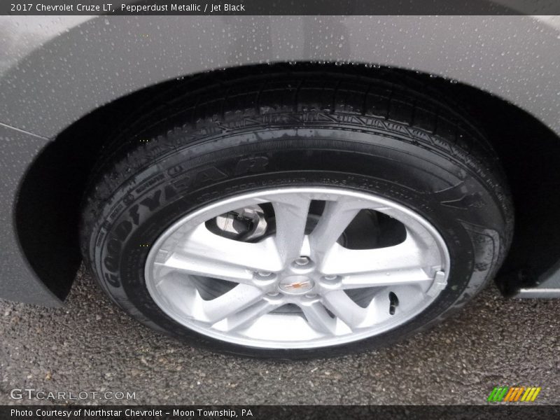 Pepperdust Metallic / Jet Black 2017 Chevrolet Cruze LT