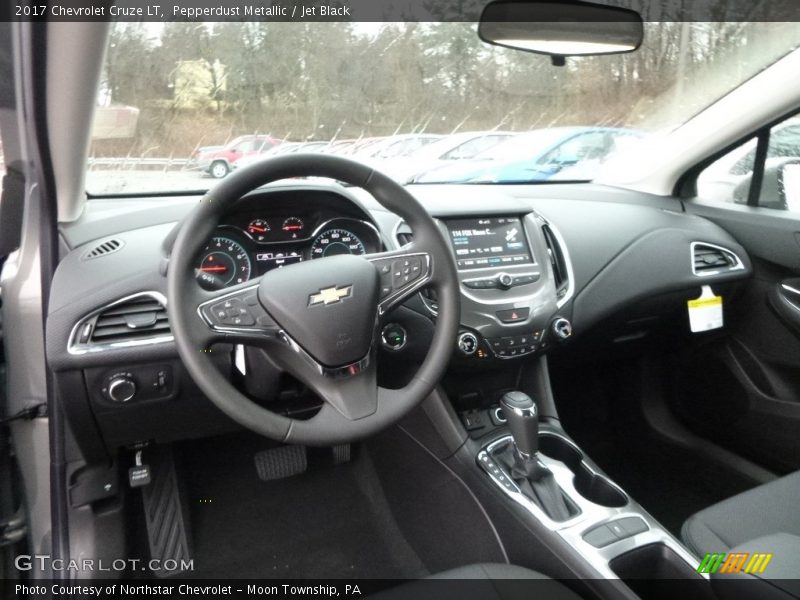 Pepperdust Metallic / Jet Black 2017 Chevrolet Cruze LT