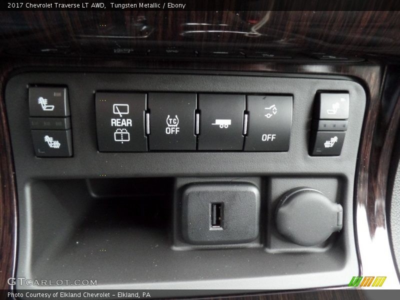Tungsten Metallic / Ebony 2017 Chevrolet Traverse LT AWD