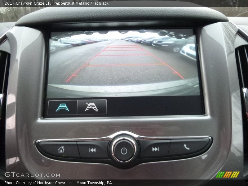 Pepperdust Metallic / Jet Black 2017 Chevrolet Cruze LT