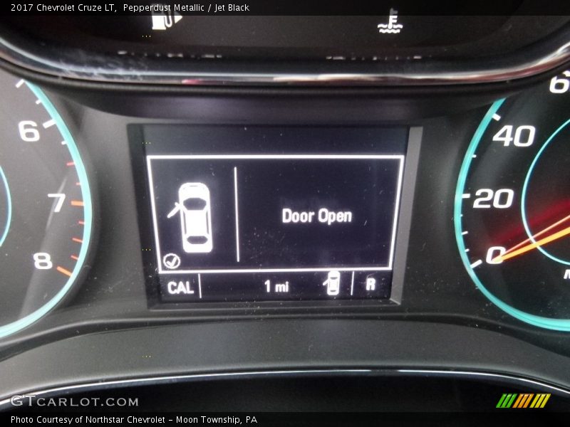 Pepperdust Metallic / Jet Black 2017 Chevrolet Cruze LT