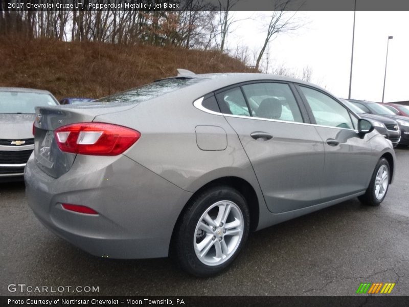 Pepperdust Metallic / Jet Black 2017 Chevrolet Cruze LT