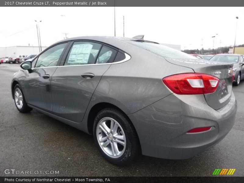 Pepperdust Metallic / Jet Black 2017 Chevrolet Cruze LT