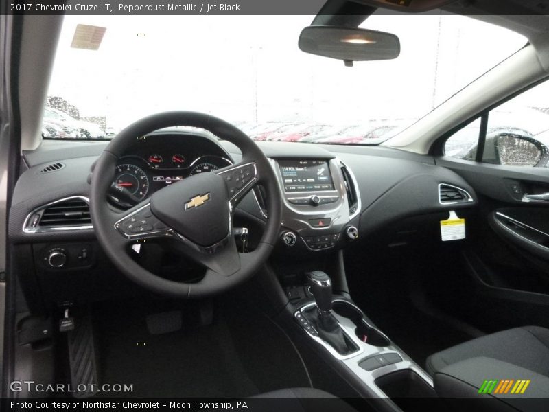 Pepperdust Metallic / Jet Black 2017 Chevrolet Cruze LT