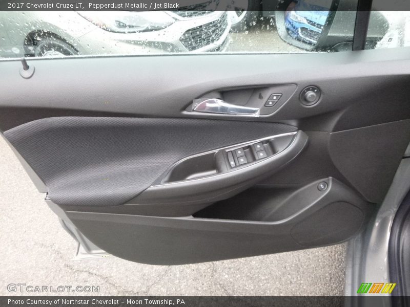 Pepperdust Metallic / Jet Black 2017 Chevrolet Cruze LT