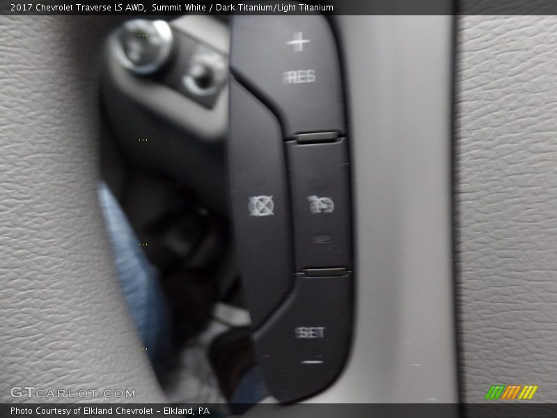 Summit White / Dark Titanium/Light Titanium 2017 Chevrolet Traverse LS AWD