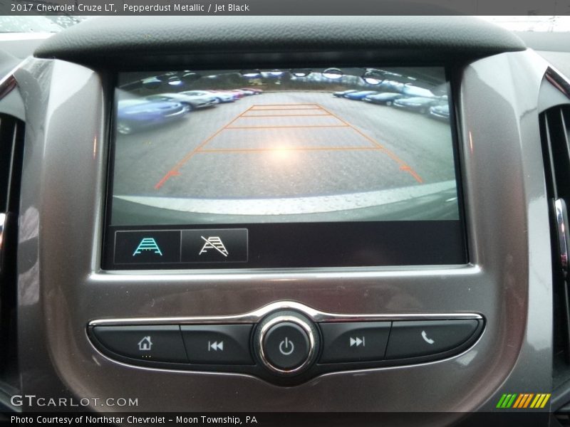 Pepperdust Metallic / Jet Black 2017 Chevrolet Cruze LT