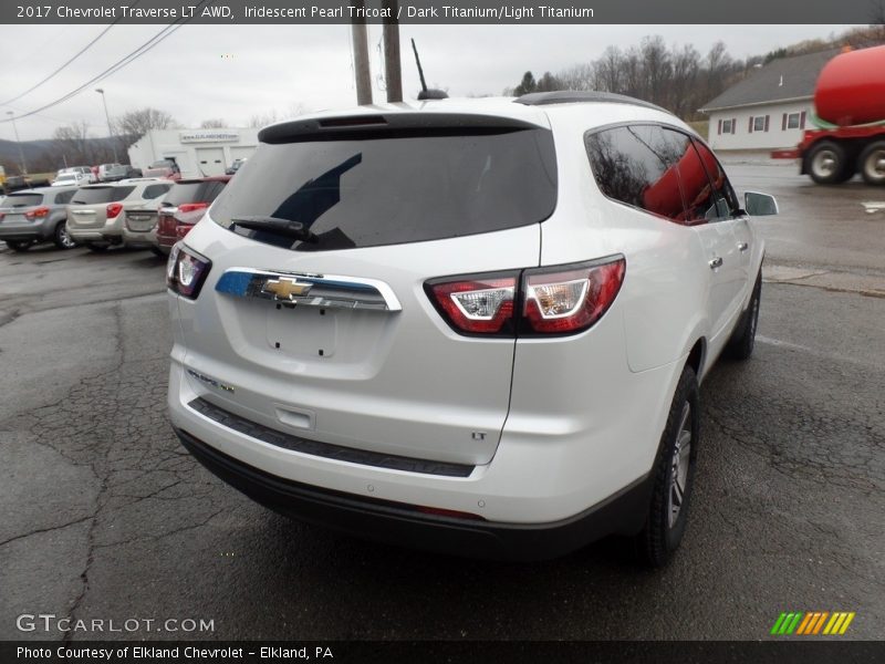 Iridescent Pearl Tricoat / Dark Titanium/Light Titanium 2017 Chevrolet Traverse LT AWD
