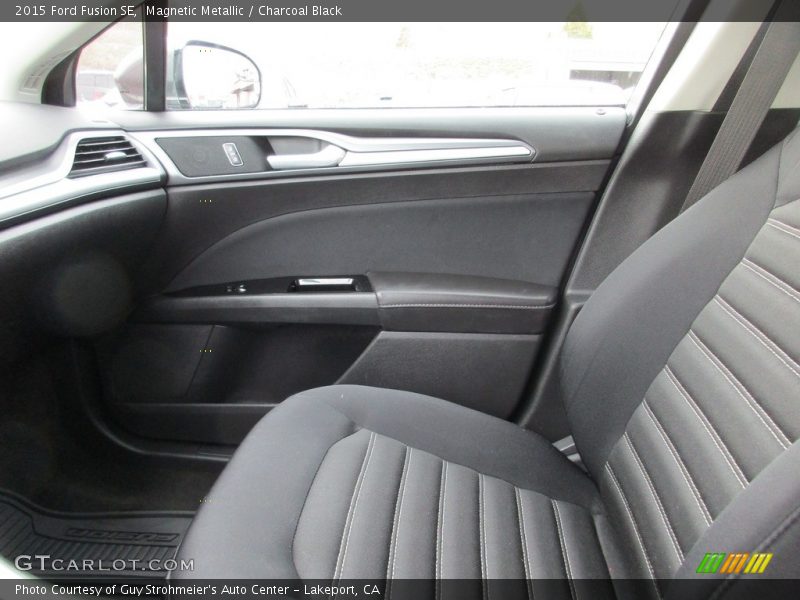 Magnetic Metallic / Charcoal Black 2015 Ford Fusion SE