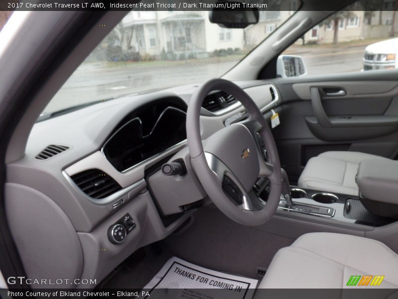 Iridescent Pearl Tricoat / Dark Titanium/Light Titanium 2017 Chevrolet Traverse LT AWD