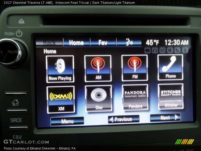 Iridescent Pearl Tricoat / Dark Titanium/Light Titanium 2017 Chevrolet Traverse LT AWD