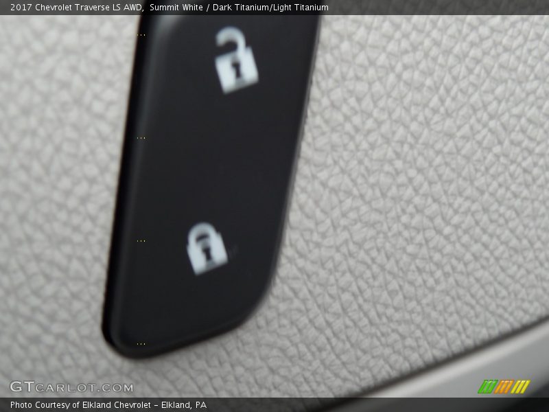 Summit White / Dark Titanium/Light Titanium 2017 Chevrolet Traverse LS AWD
