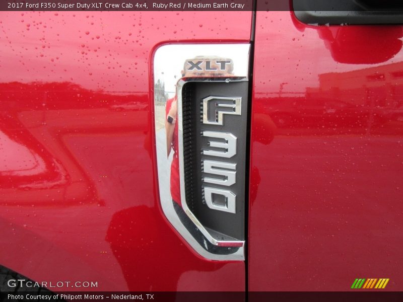  2017 F350 Super Duty XLT Crew Cab 4x4 Logo