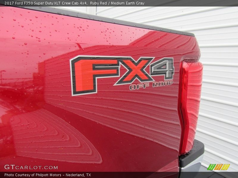  2017 F350 Super Duty XLT Crew Cab 4x4 Logo