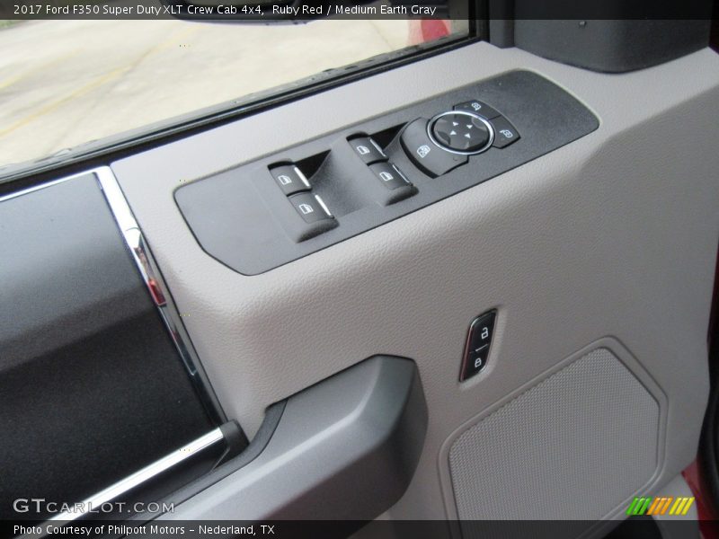 Controls of 2017 F350 Super Duty XLT Crew Cab 4x4