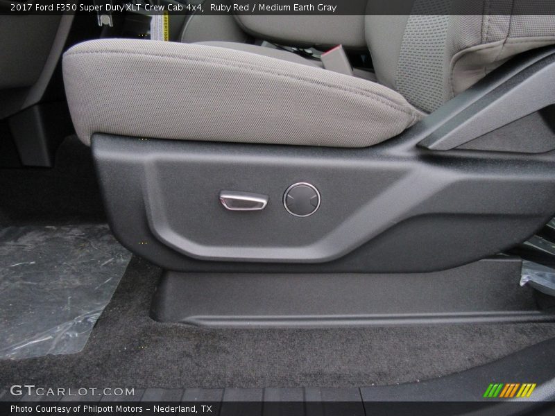 Front Seat of 2017 F350 Super Duty XLT Crew Cab 4x4