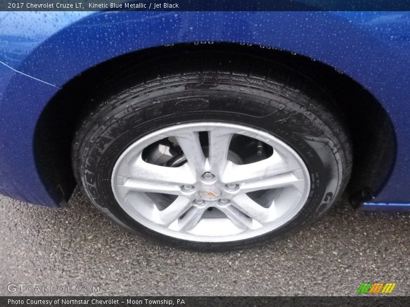 Kinetic Blue Metallic / Jet Black 2017 Chevrolet Cruze LT
