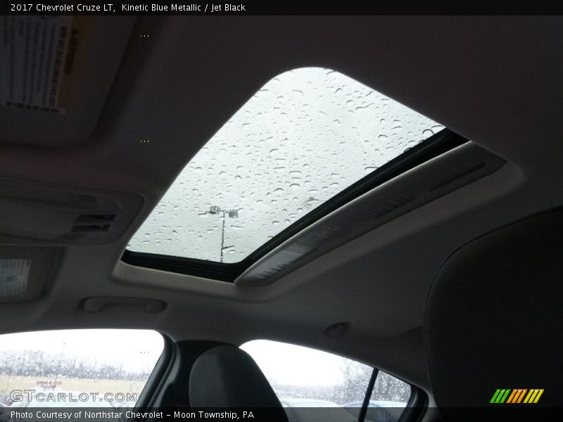 Kinetic Blue Metallic / Jet Black 2017 Chevrolet Cruze LT