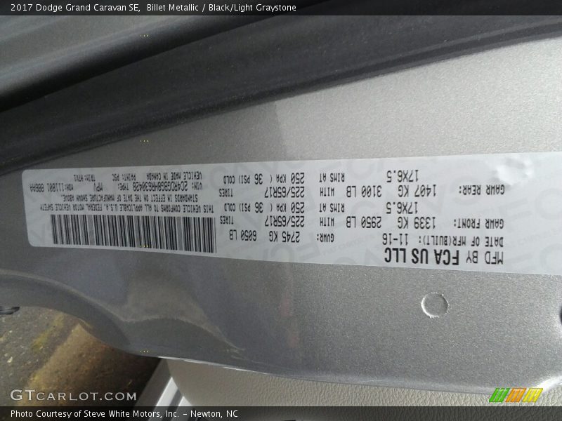 Billet Metallic / Black/Light Graystone 2017 Dodge Grand Caravan SE