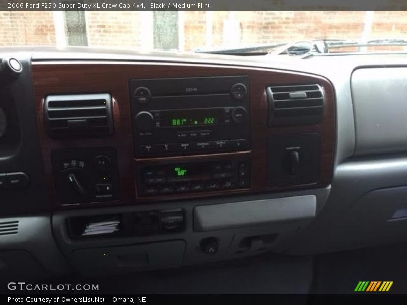 Black / Medium Flint 2006 Ford F250 Super Duty XL Crew Cab 4x4