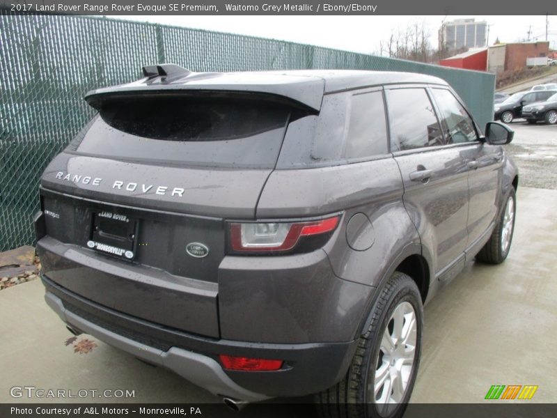 Waitomo Grey Metallic / Ebony/Ebony 2017 Land Rover Range Rover Evoque SE Premium