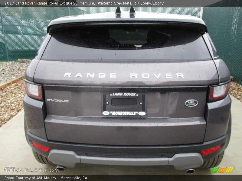 Waitomo Grey Metallic / Ebony/Ebony 2017 Land Rover Range Rover Evoque SE Premium
