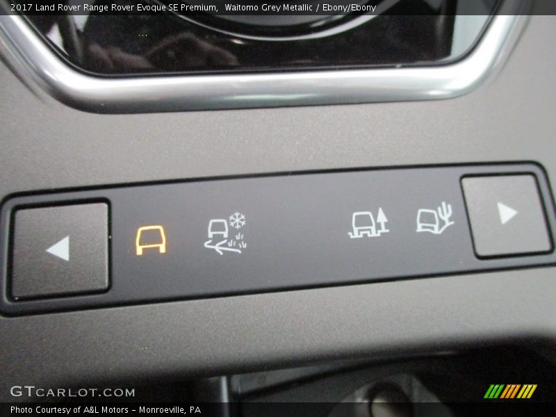 Waitomo Grey Metallic / Ebony/Ebony 2017 Land Rover Range Rover Evoque SE Premium