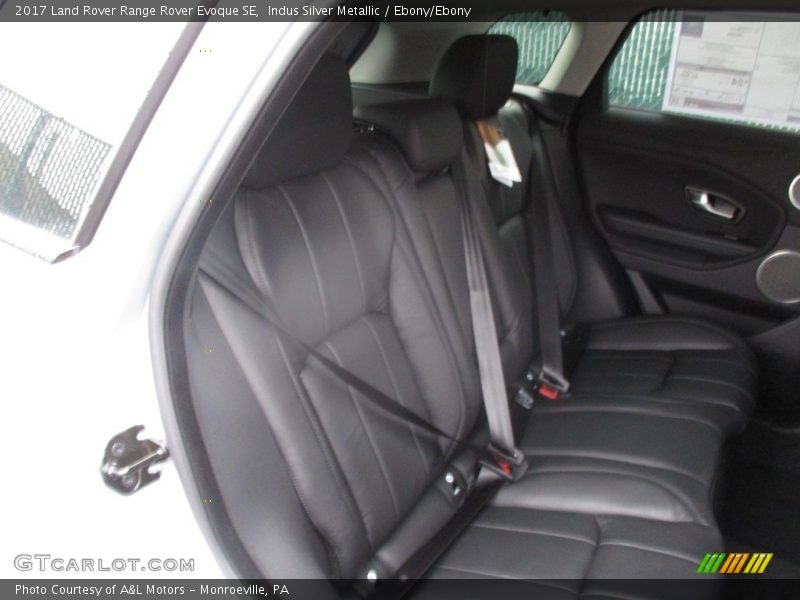 Indus Silver Metallic / Ebony/Ebony 2017 Land Rover Range Rover Evoque SE