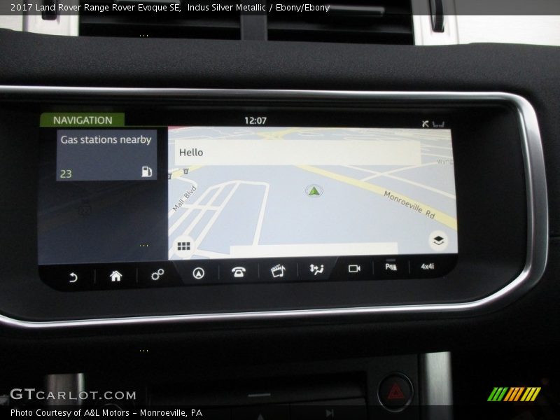 Indus Silver Metallic / Ebony/Ebony 2017 Land Rover Range Rover Evoque SE