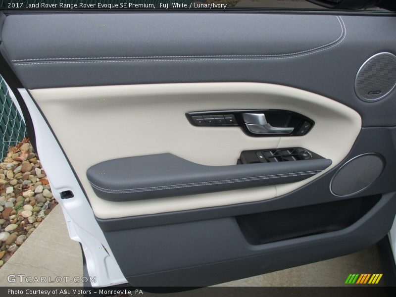 Door Panel of 2017 Range Rover Evoque SE Premium