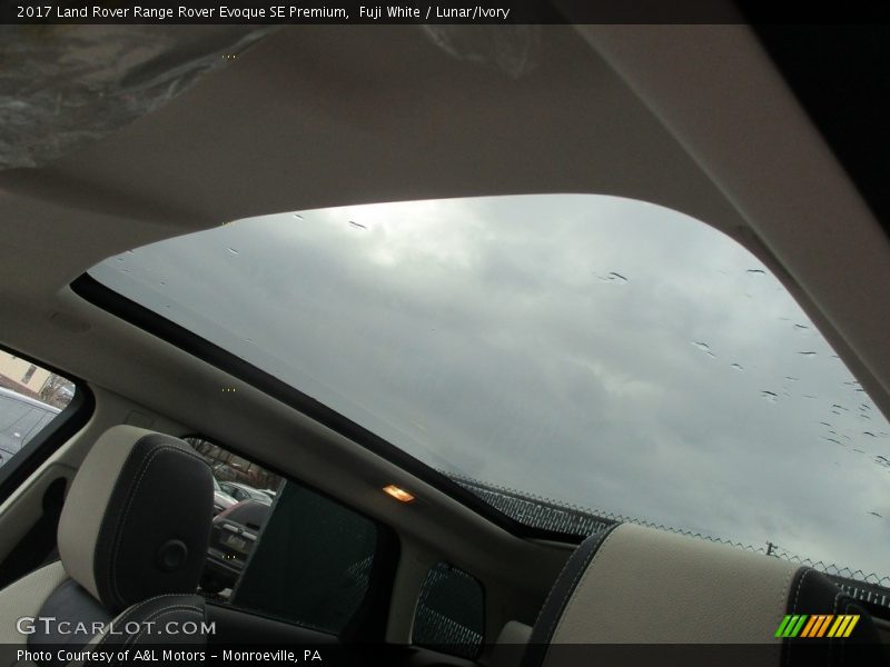 Fuji White / Lunar/Ivory 2017 Land Rover Range Rover Evoque SE Premium