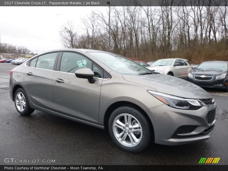 Pepperdust Metallic / Jet Black 2017 Chevrolet Cruze LT