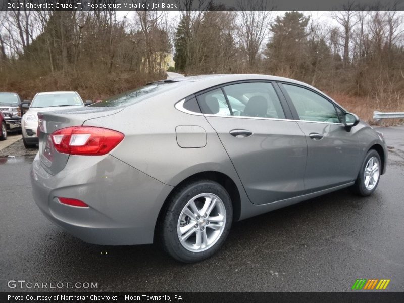 Pepperdust Metallic / Jet Black 2017 Chevrolet Cruze LT