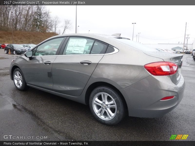 Pepperdust Metallic / Jet Black 2017 Chevrolet Cruze LT
