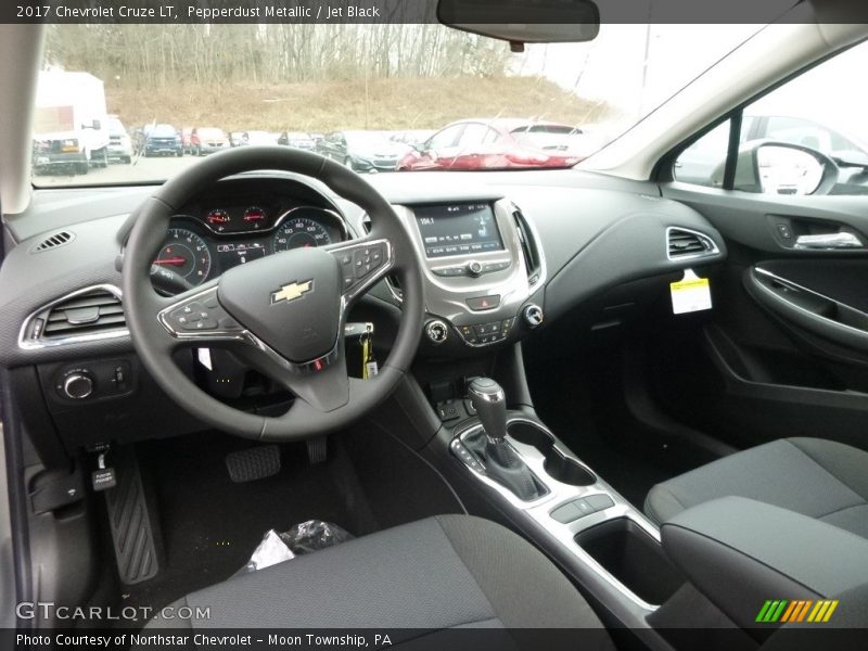 Pepperdust Metallic / Jet Black 2017 Chevrolet Cruze LT