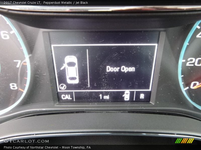 Pepperdust Metallic / Jet Black 2017 Chevrolet Cruze LT