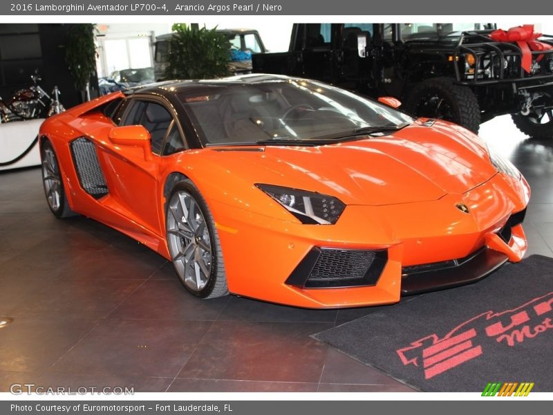 Front 3/4 View of 2016 Aventador LP700-4