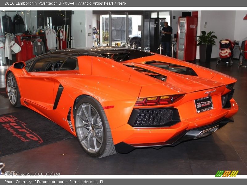 Arancio Argos Pearl / Nero 2016 Lamborghini Aventador LP700-4
