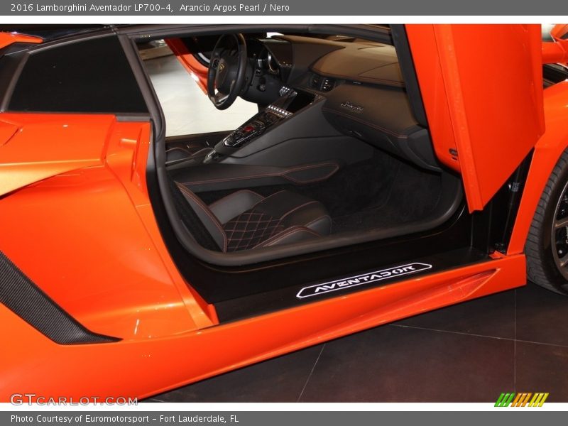 Arancio Argos Pearl / Nero 2016 Lamborghini Aventador LP700-4