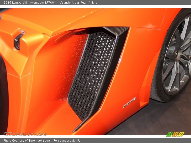 Arancio Argos Pearl / Nero 2016 Lamborghini Aventador LP700-4