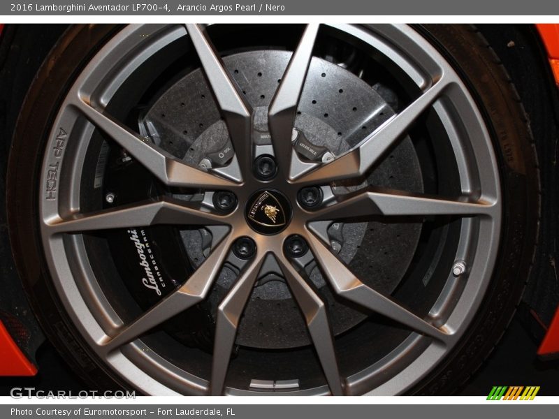 Arancio Argos Pearl / Nero 2016 Lamborghini Aventador LP700-4