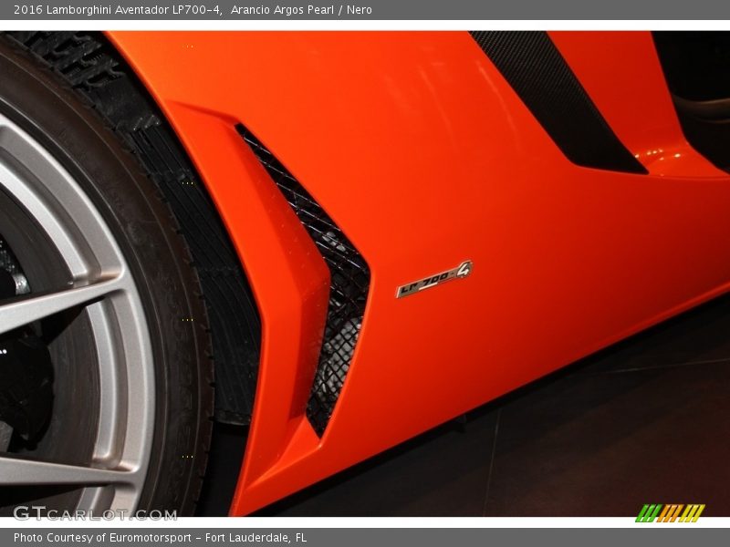 Arancio Argos Pearl / Nero 2016 Lamborghini Aventador LP700-4