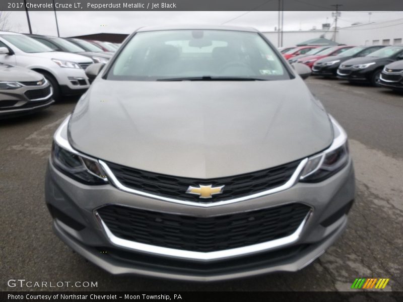 Pepperdust Metallic / Jet Black 2017 Chevrolet Cruze LT