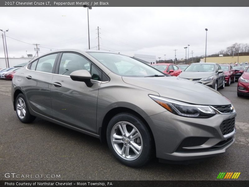 Pepperdust Metallic / Jet Black 2017 Chevrolet Cruze LT