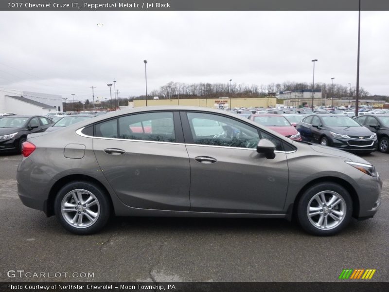 Pepperdust Metallic / Jet Black 2017 Chevrolet Cruze LT