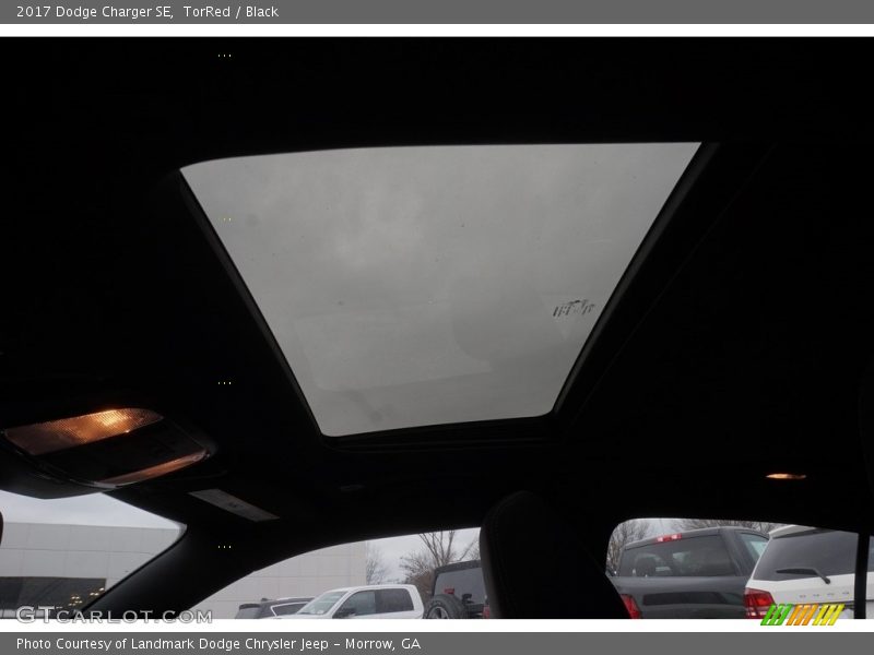 TorRed / Black 2017 Dodge Charger SE