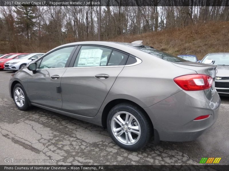 Pepperdust Metallic / Jet Black 2017 Chevrolet Cruze LT